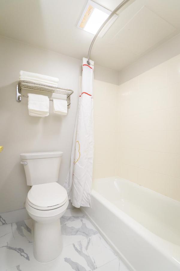 Philadelphia Suites At Airport - An Extended Stay Hotel 外观 照片